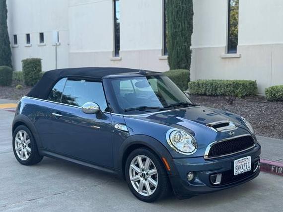 MINI COOPER CONVERTIBLE 2011 WMWZP3C51BTX83596 image